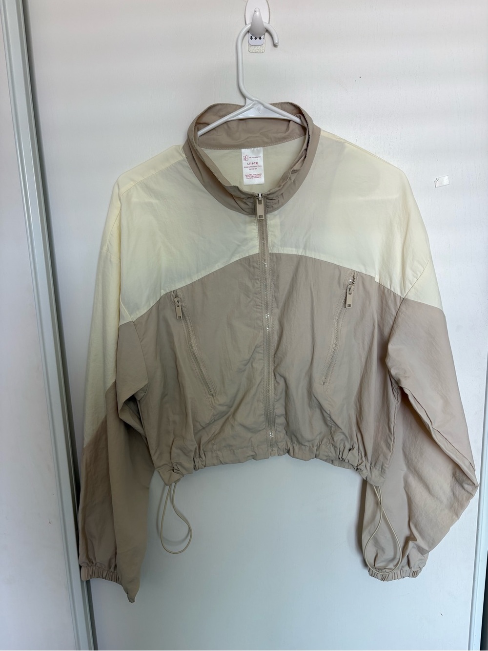 No Boundaries Beige & Ivory Color Block Windbreaker Jacket Large